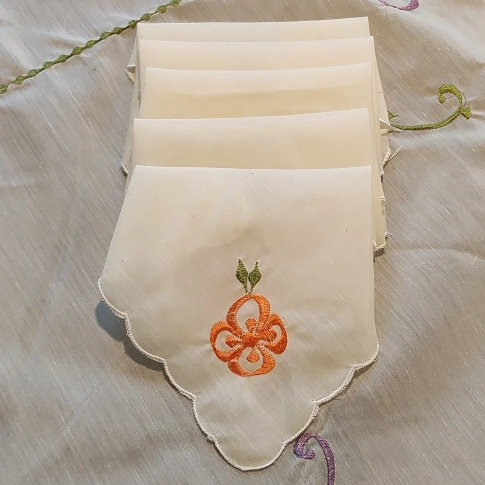NEW Vintage HAND MADE Embroidered Tablecloth SET